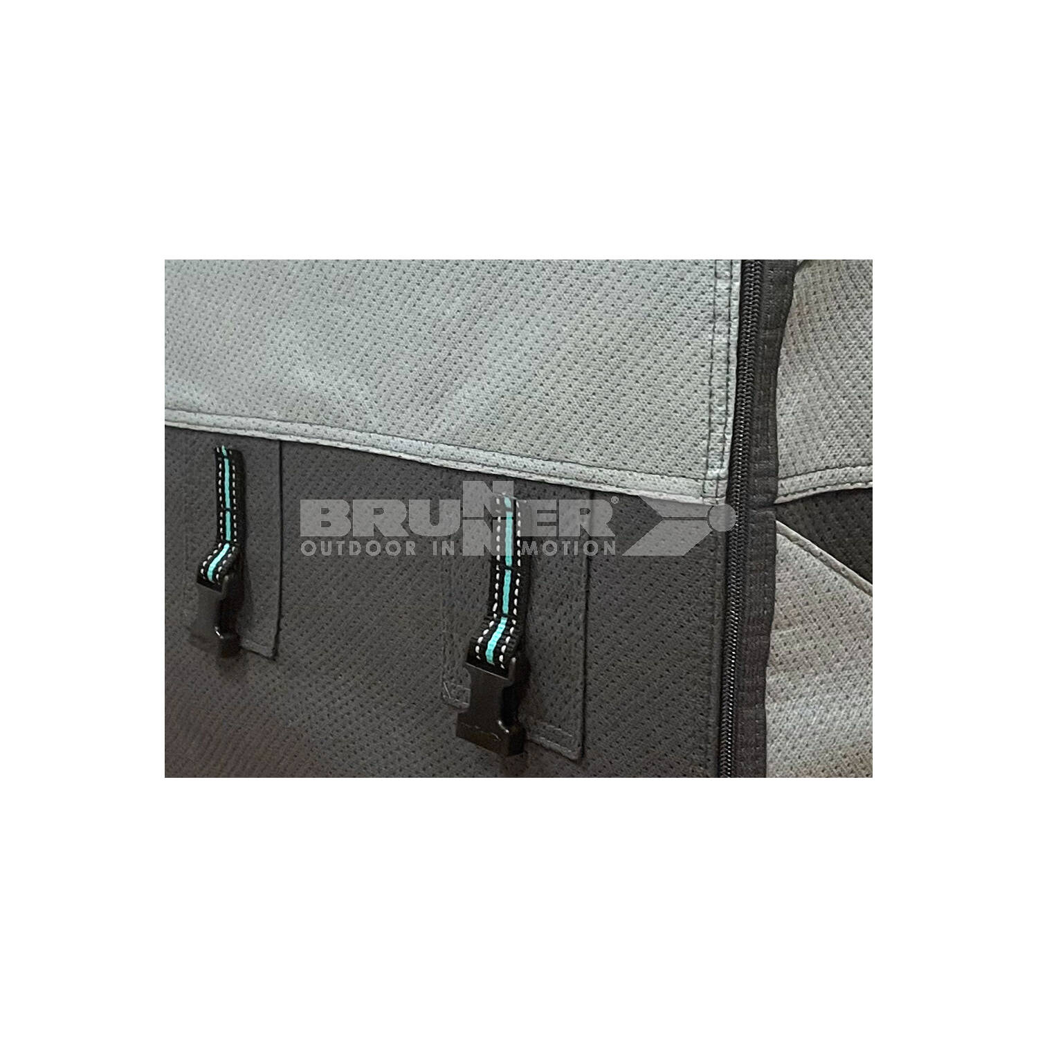 Straps with buckles on the Brunner Design 12M cover