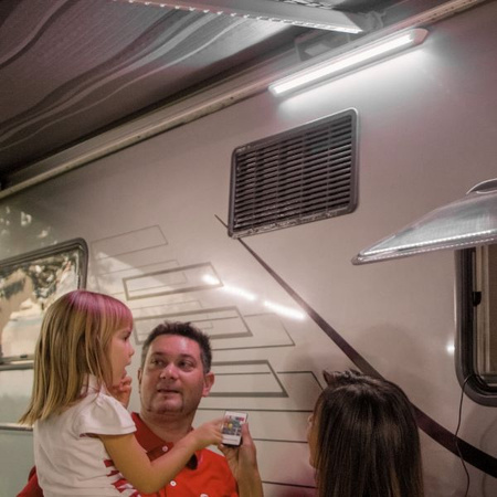 Uniwersalne światło LED do markiz lub wnętrza pojazdu 574mm