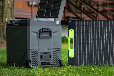 Przenośny panel fotowoltaiczny Yolco ZS100W USB-A, USB-C 1227 x 560 mm
