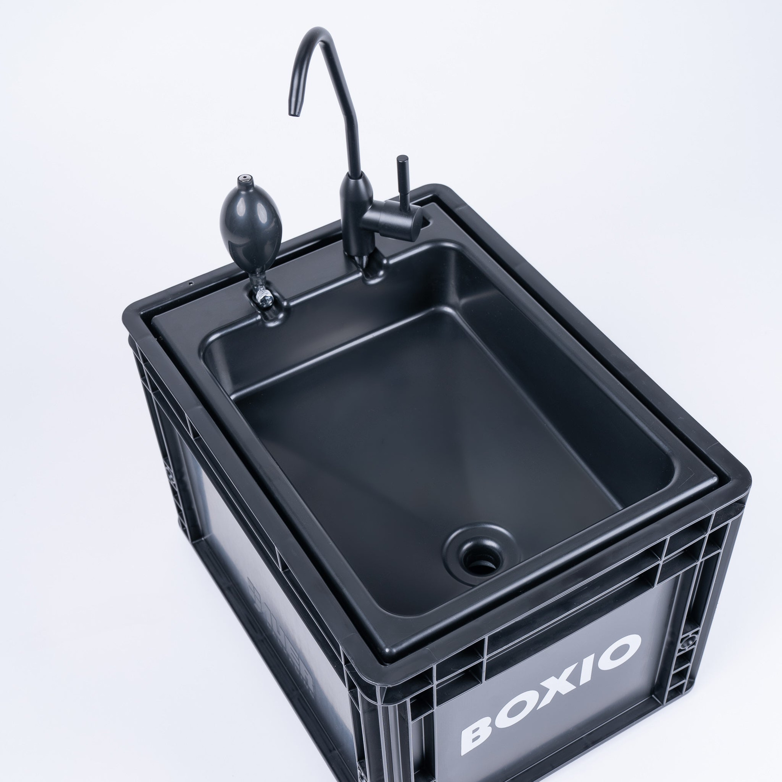 Mobilna umywalka BOXIO WASH w Euroboxie