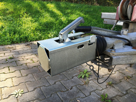 Zamek skrzyniowy Carbest z blokadą tarczową