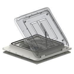 Okno dachowe 40x40cm z wentylatorem przezroczyste Turbo Vent Fiamma