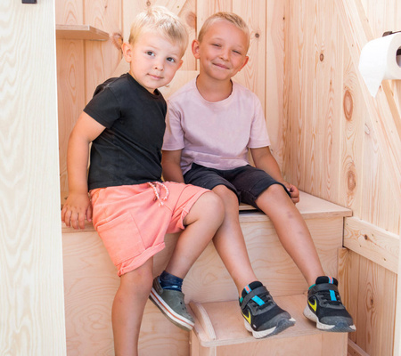 TROBOLO KitaBœm - wooden cabin with composting toilet and child toilet