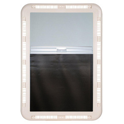 Rama wewnętrzna w komplecie z elementami dodatkowymi (roleta + kratka wentylacyjna)